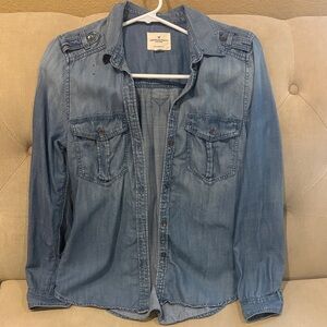 American Eagle Outfitters Chambray Boyfriend Button-Up Shirt - Blue